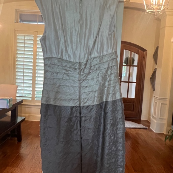 Dress - Picture 6 of 7